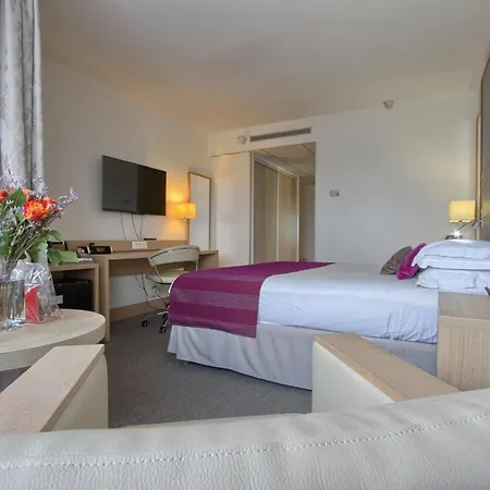 Mercure 19 Philharmonie La Parigi