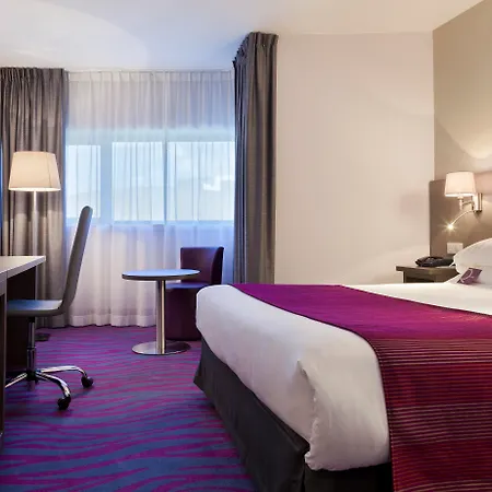 Hotel Mercure 19 Philharmonie La Parigi