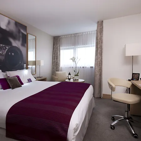 Mercure 19 Philharmonie La 4*