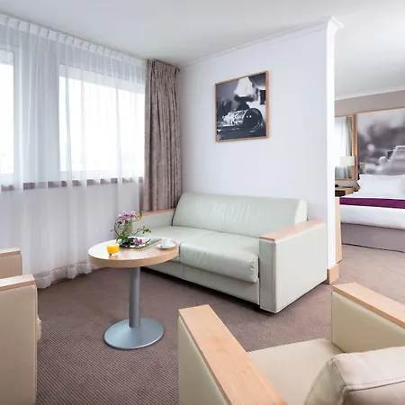 Hotel Mercure 19 Philharmonie La 4*
