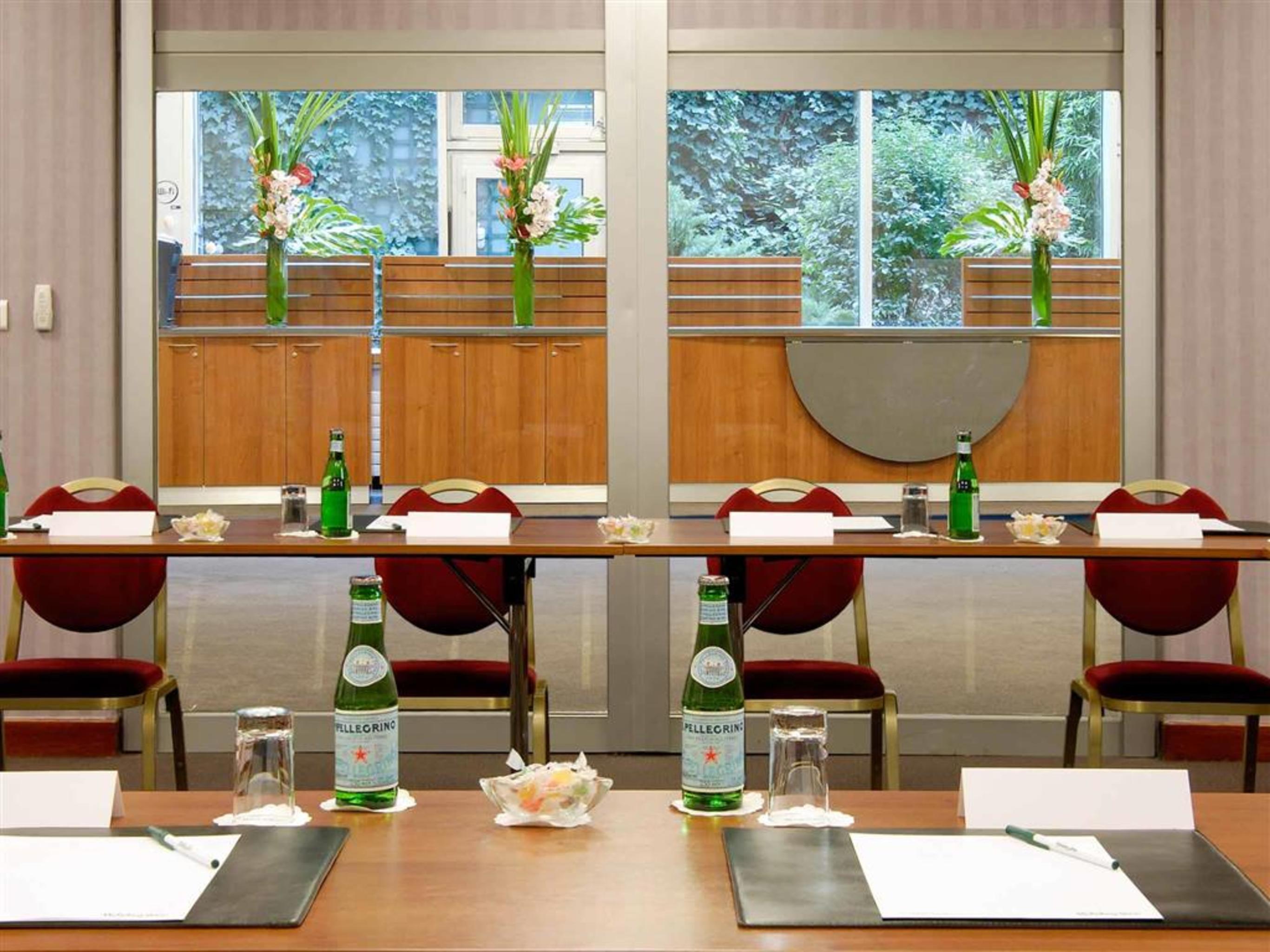 Hotel Mercure 19 Philharmonie La Parigi