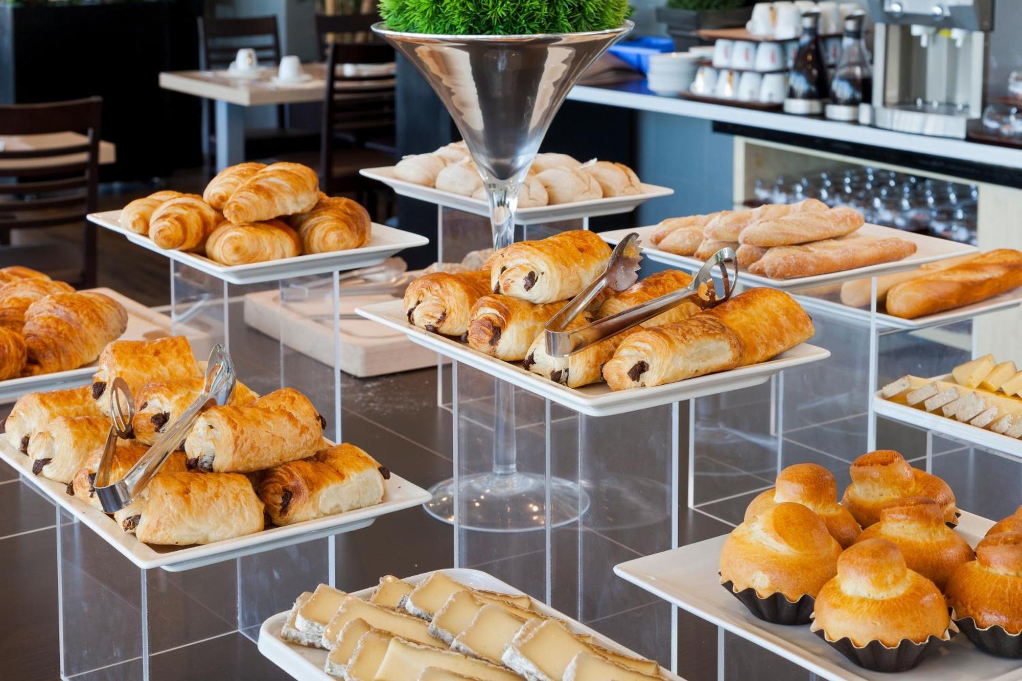 Hotel Mercure 19 Philharmonie La Parigi