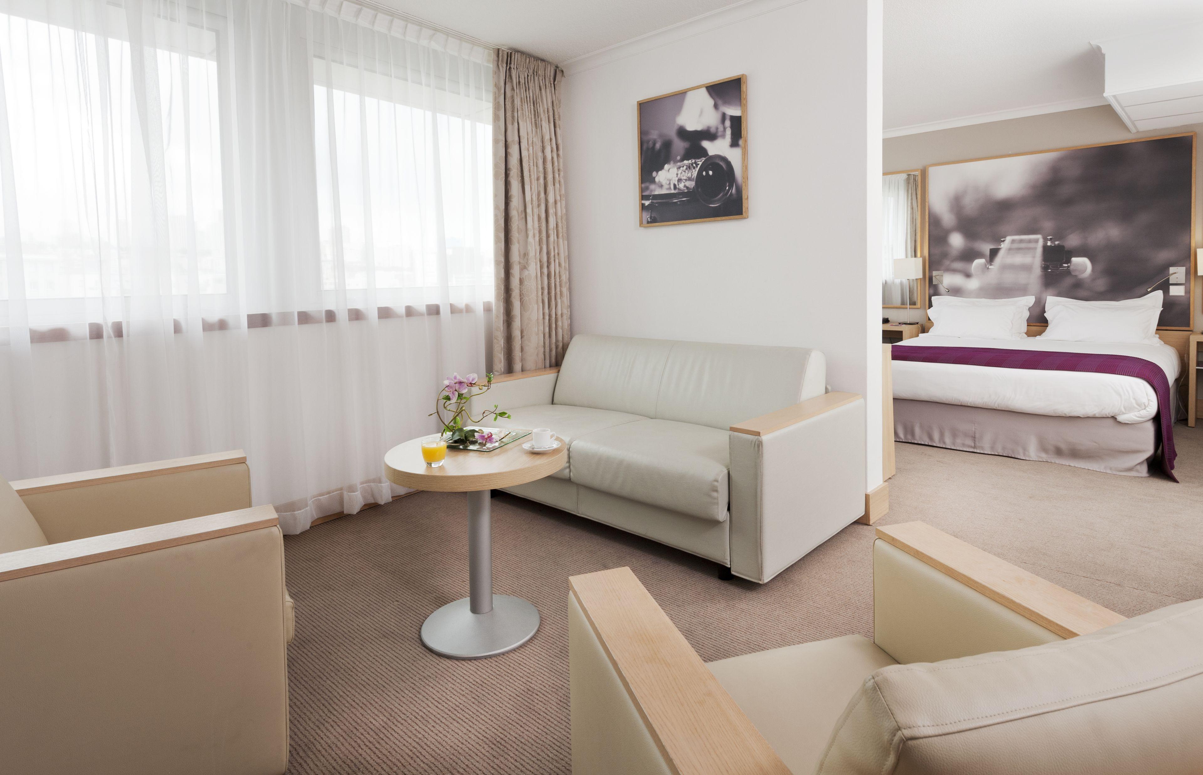Mercure 19 Philharmonie La 4*