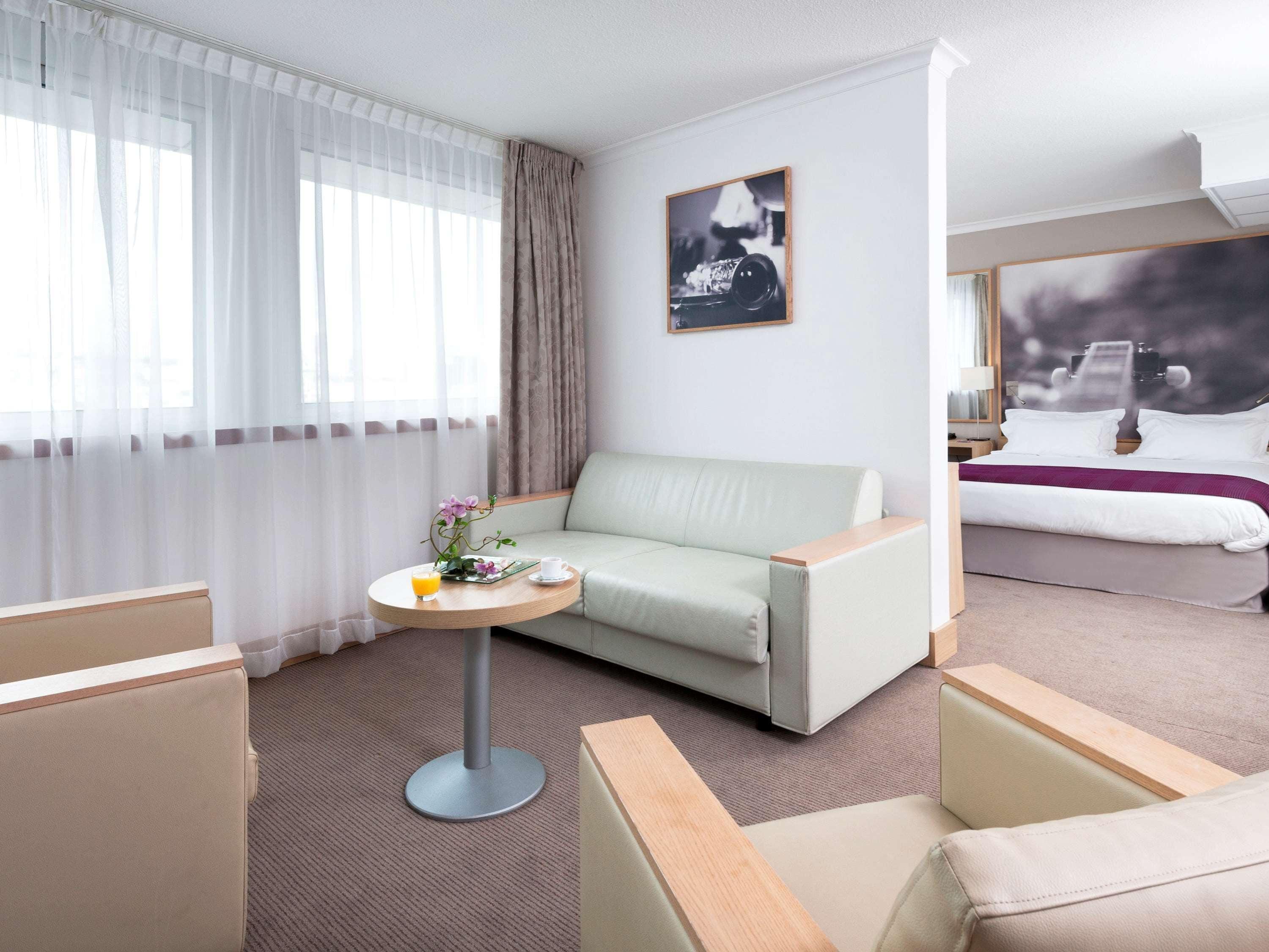 Hotel Mercure 19 Philharmonie La 4*