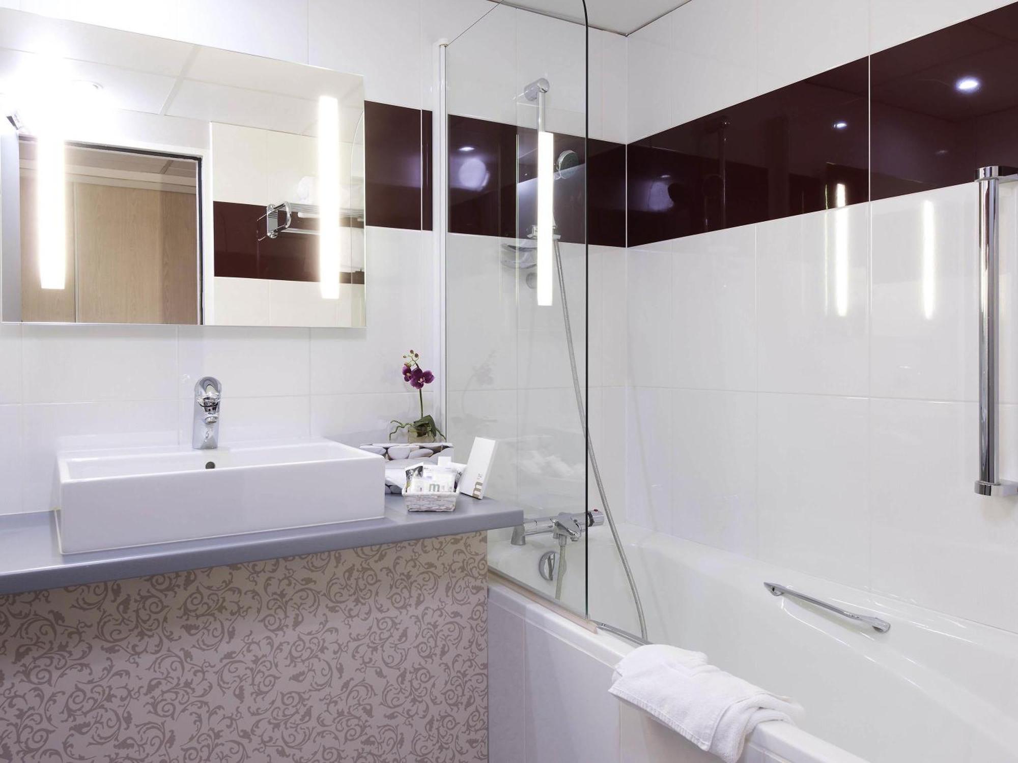 Hotel Mercure 19 Philharmonie La 4*