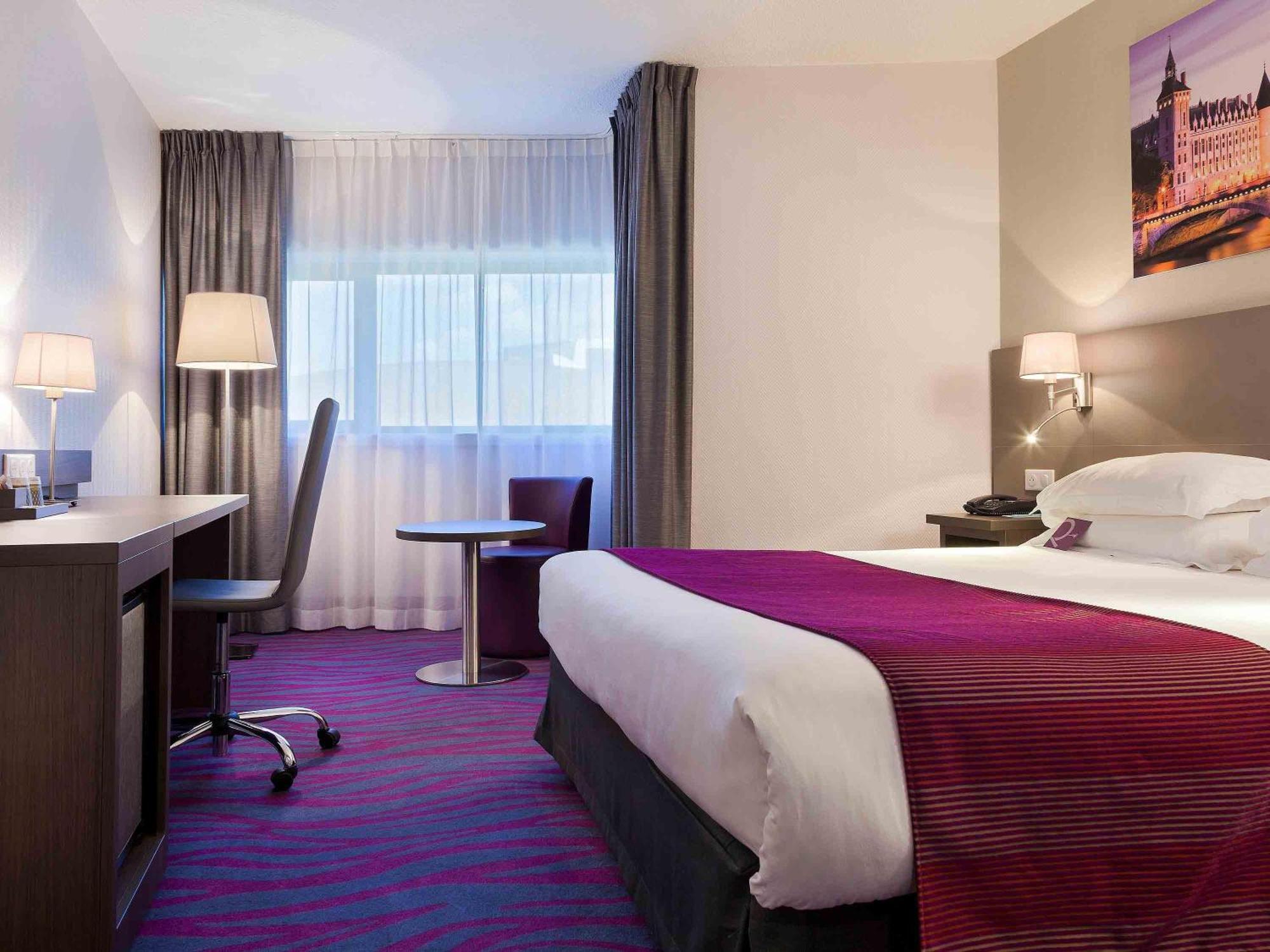 Mercure 19 Philharmonie La 4*