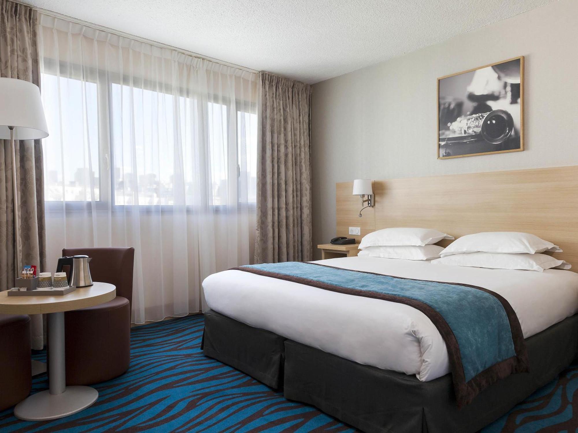 Mercure 19 Philharmonie La 4*