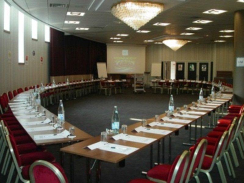 Hotel Mercure 19 Philharmonie La Parigi