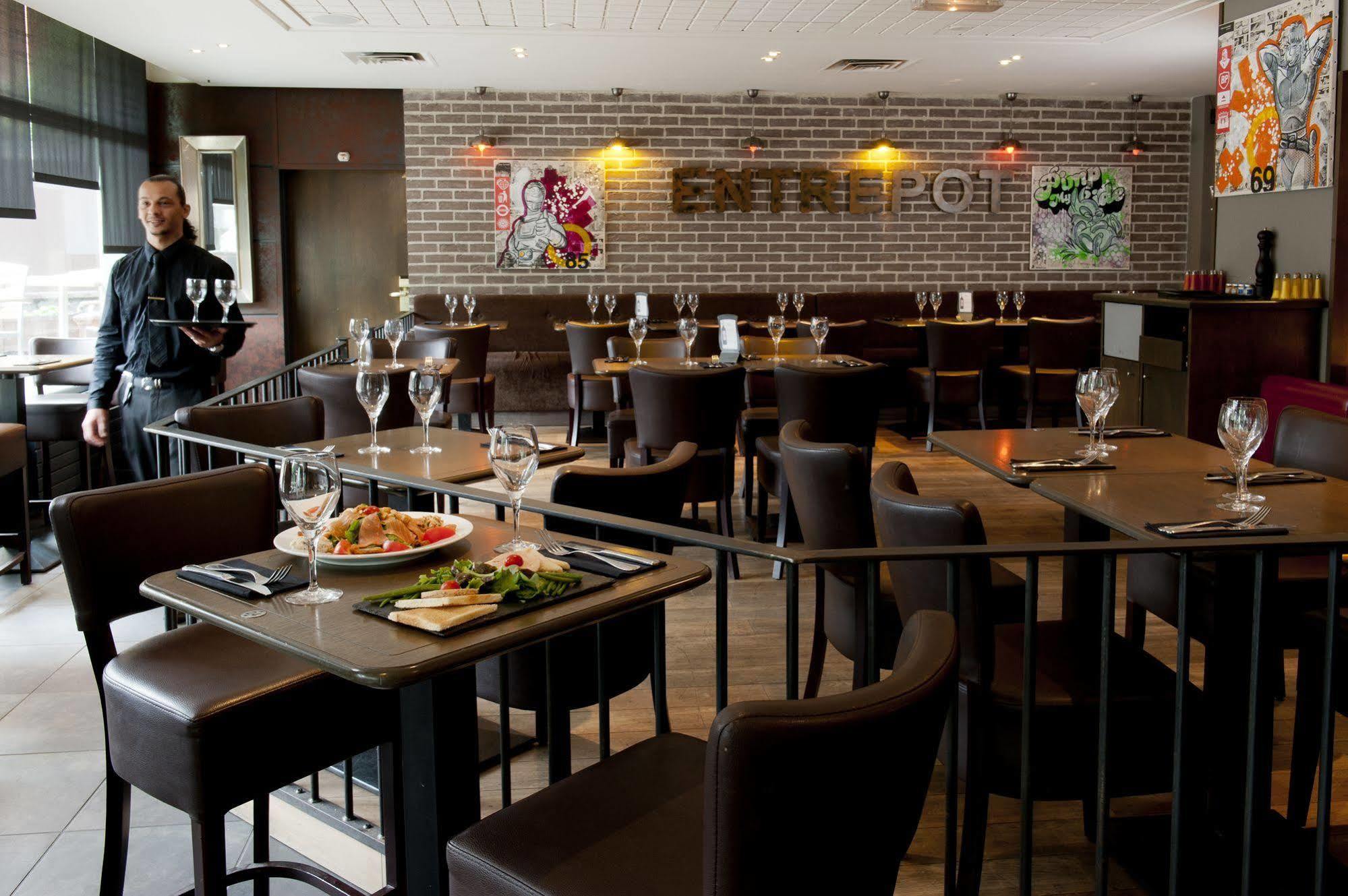 Mercure La 4*
