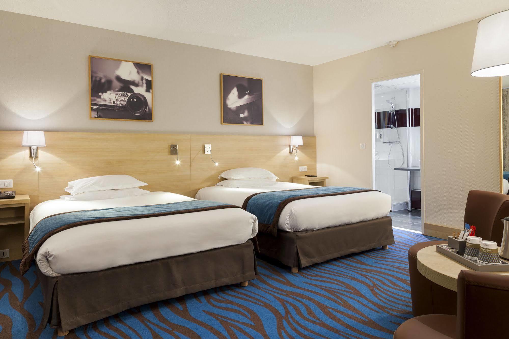 Mercure La 4*